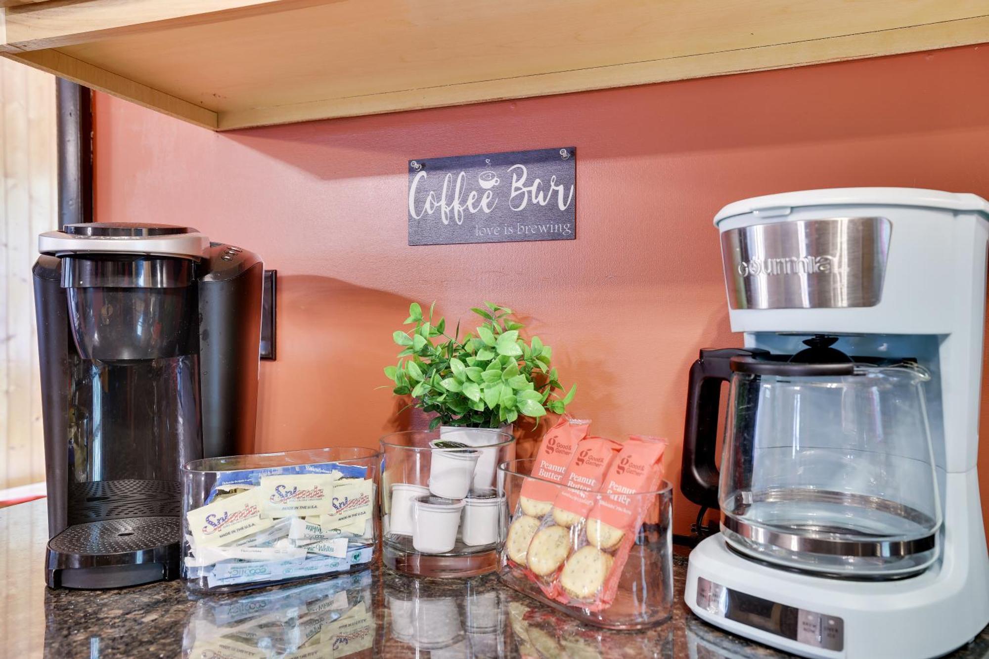 Chalet Renovated Near Casino, Camelback , Kalahari 4Bdrms Firepit Hot Tub Game Room Tobyhanna Ngoại thất bức ảnh