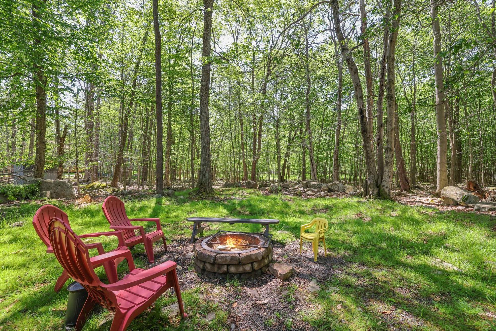 Chalet Renovated Near Casino, Camelback , Kalahari 4Bdrms Firepit Hot Tub Game Room Tobyhanna Ngoại thất bức ảnh